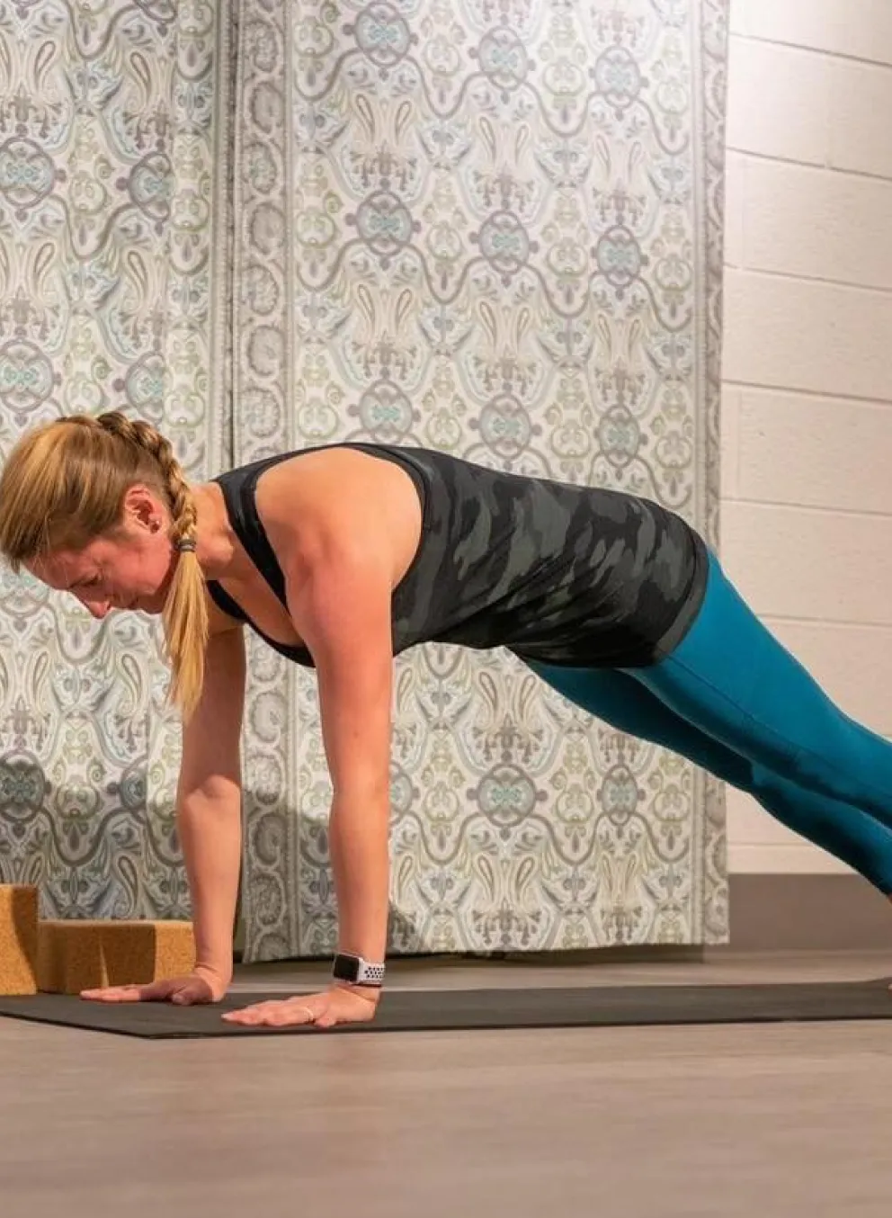 yoga crop